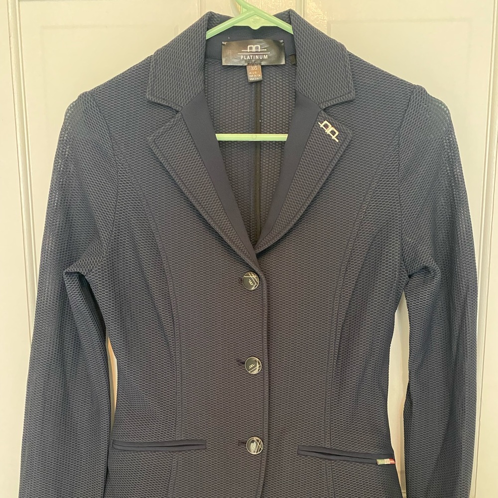 AA Platinum Motionlite Show Coat Navy XXS